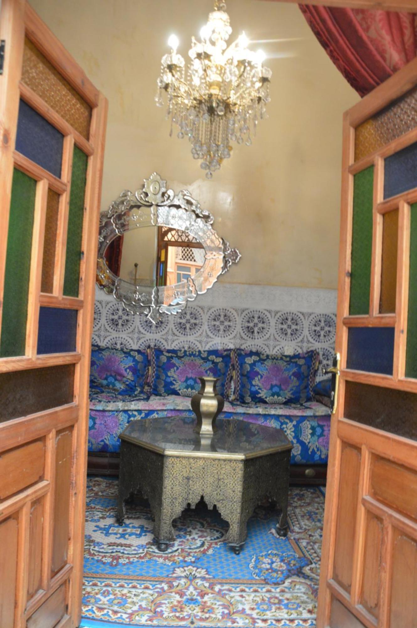 Riad Oumkaltoum פס מראה חיצוני תמונה