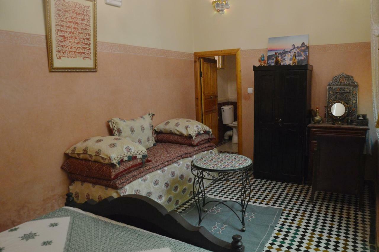Riad Oumkaltoum פס מראה חיצוני תמונה