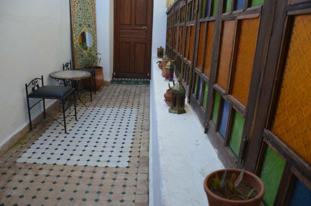 Riad Oumkaltoum פס מראה חיצוני תמונה