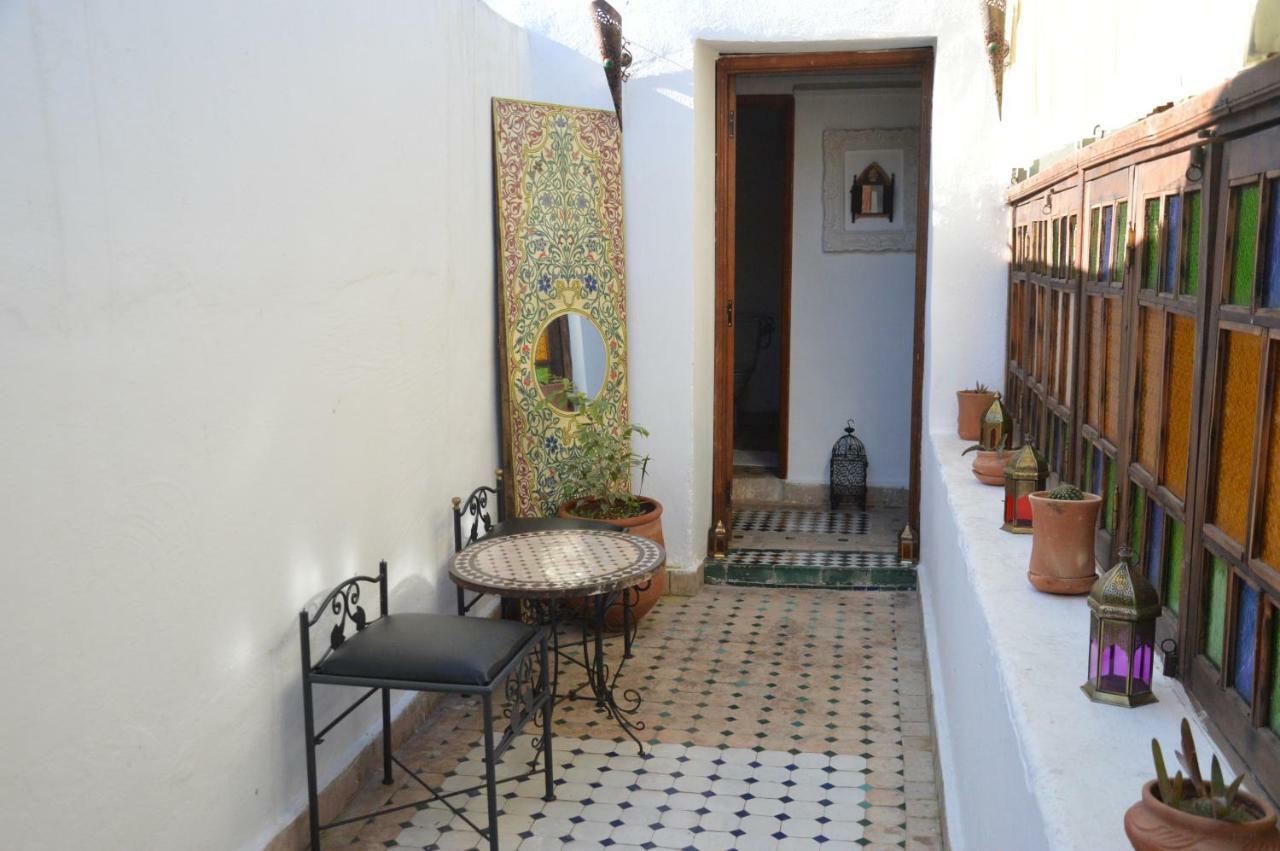 Riad Oumkaltoum פס מראה חיצוני תמונה